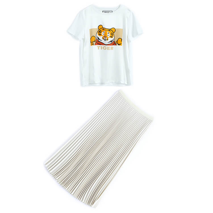 タイガープリントサテン風Tシャツ×プリーツロングスカート【上下別売り可】