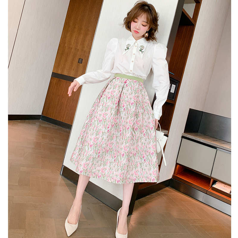 花柄刺繍フレアースカート - ロングスカート