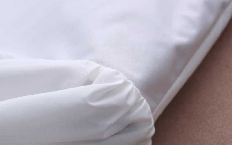 パフスリーブホワイトシャツ×プリーツマキシスカート